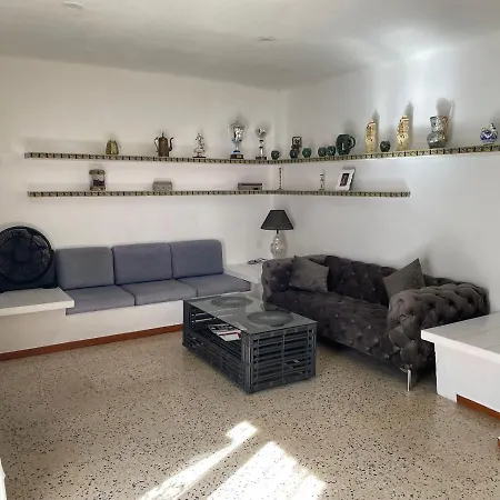 Apartment отдельный этаж-апартаменты в традиционном испанском доме Pratdip