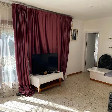 Apartment отдельный этаж-апартаменты в традиционном испанском доме Pratdip