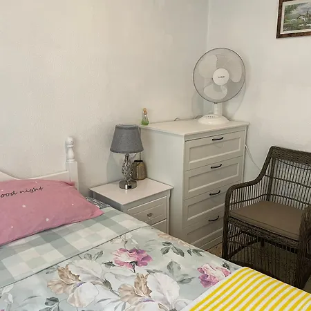 отдельный этаж-апартаменты в традиционном испанском доме Apartment *